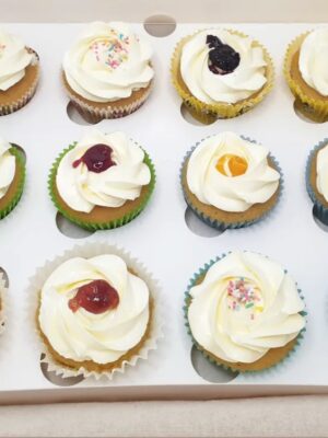 Cupcakes (12)